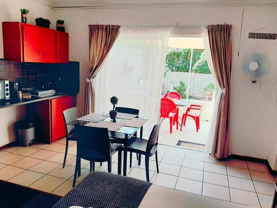 Aandrus Guesthouse Bloemfontein Luaran gambar