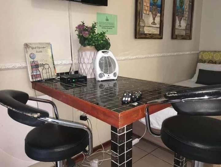 Aandrus Guesthouse Bloemfontein Luaran gambar