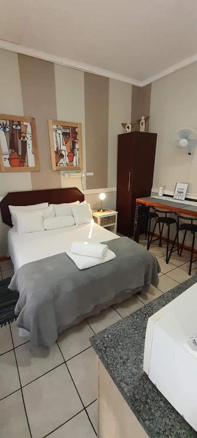 Aandrus Guesthouse Bloemfontein Luaran gambar