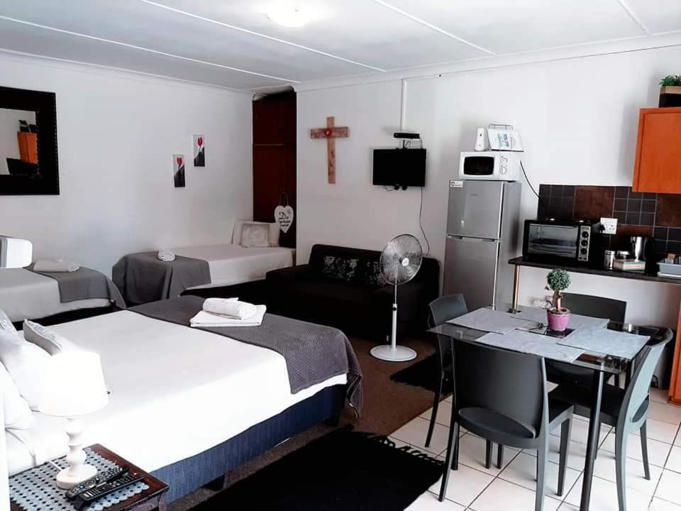 Aandrus Guesthouse Bloemfontein Luaran gambar