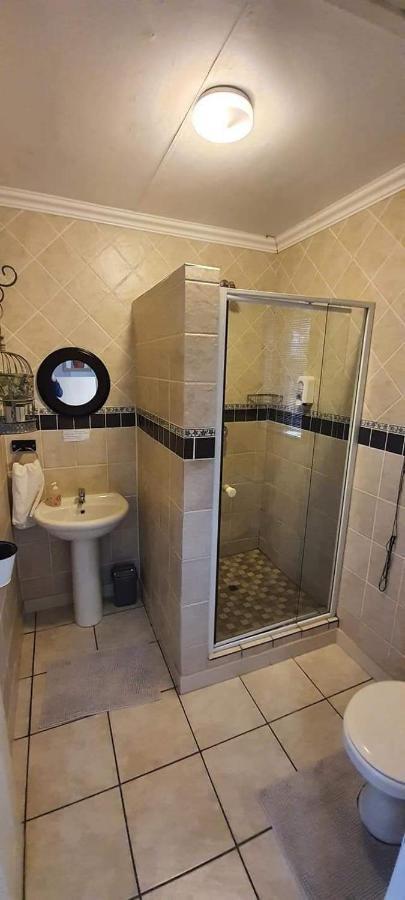 Aandrus Guesthouse Bloemfontein Luaran gambar