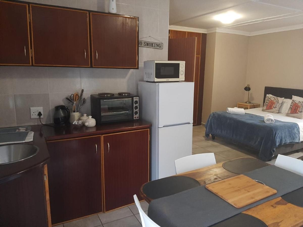 Aandrus Guesthouse Bloemfontein Luaran gambar