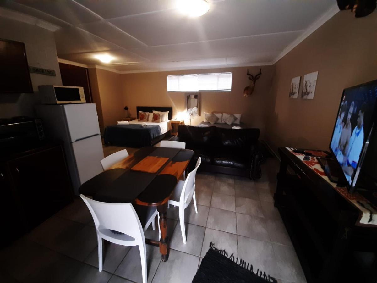 Aandrus Guesthouse Bloemfontein Luaran gambar